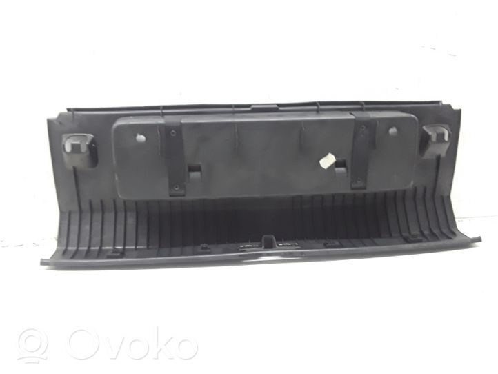 Volkswagen Jetta V Protector del borde del maletero/compartimento de carga 1K5863485