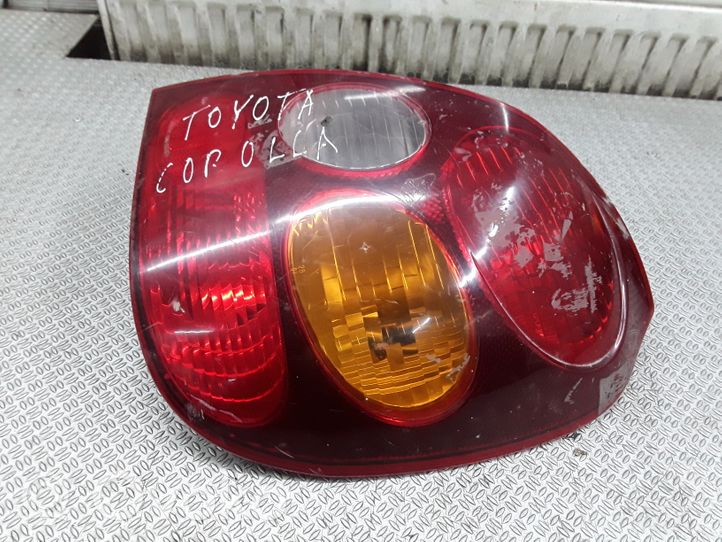 Toyota Corolla E110 Lampa tylna 22076587