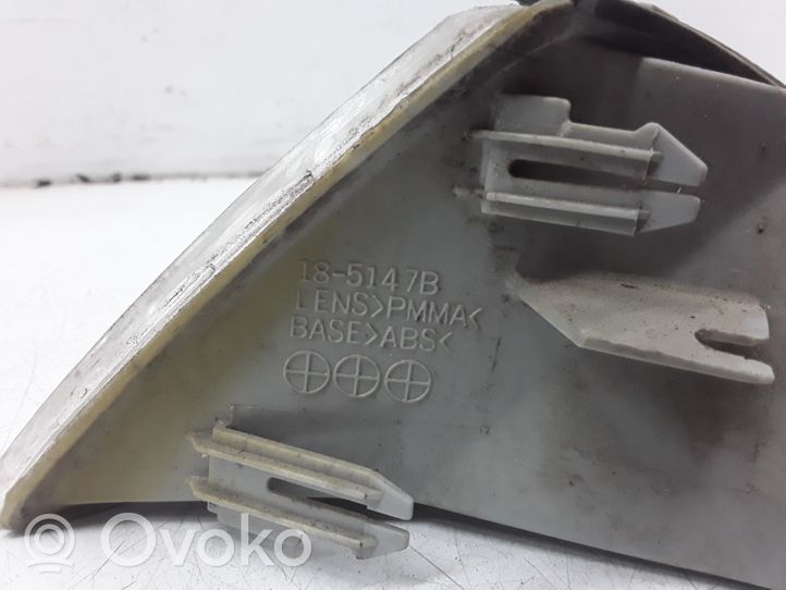 Mitsubishi Carisma Indicatore di direzione anteriore 185147B