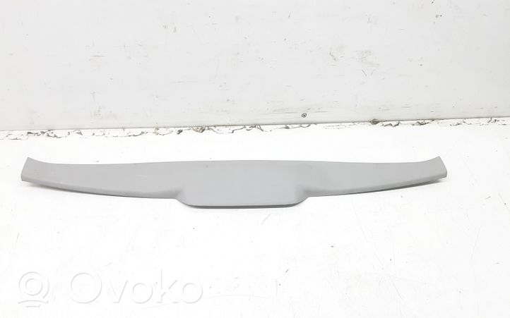 Toyota Avensis Verso Garnitures hayon 6775044060