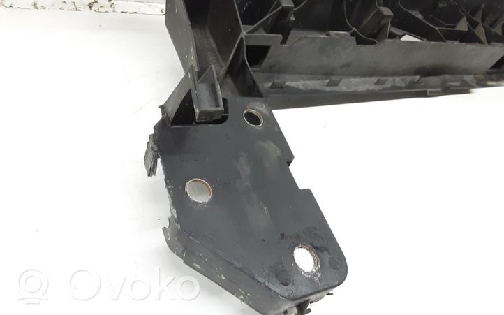 Renault Modus Jäähdyttimen kehyksen suojapaneeli 8200224763