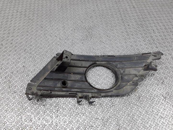 Opel Corsa C Priešrūkinio žibinto apdaila/ grotelės 13120838