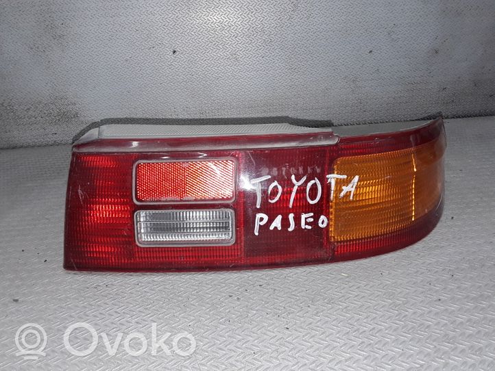 Toyota Paseo (EL54) II Aizmugurējais lukturis virsbūvē 3308912L