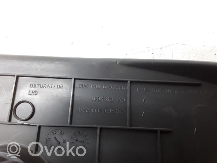 Renault Megane III Panelės apdailos skydas (šoninis) 689200005R