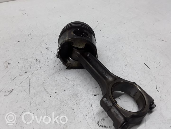 Renault Trafic II (X83) Piston avec bielle 080279