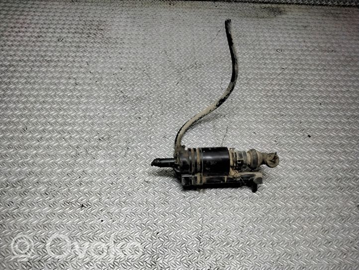 Audi A8 S8 D2 4D Tuulilasi tuulilasinpesimen pumppu 5902060016