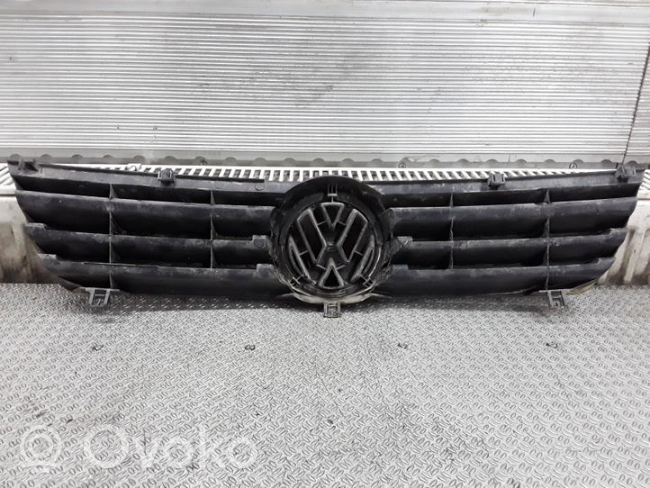 Volkswagen Polo III 6N 6N2 6NF Griglia superiore del radiatore paraurti anteriore 