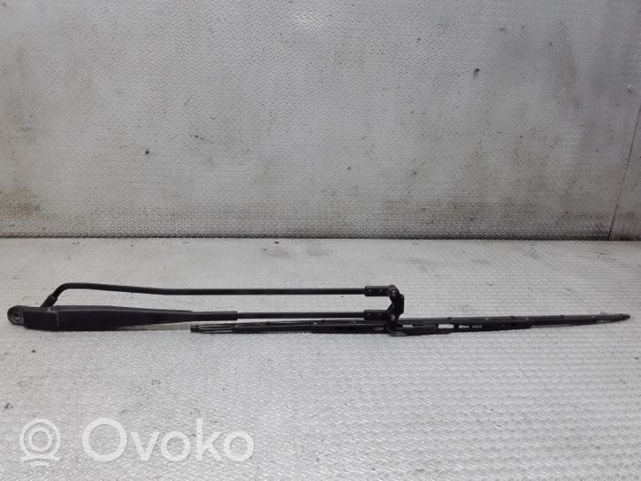 Peugeot 107 Windshield/front glass wiper blade 