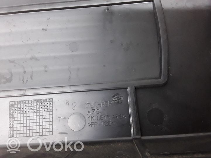 Volkswagen Golf V Coperchio/tappo della scatola vassoio della batteria 1K0915443A