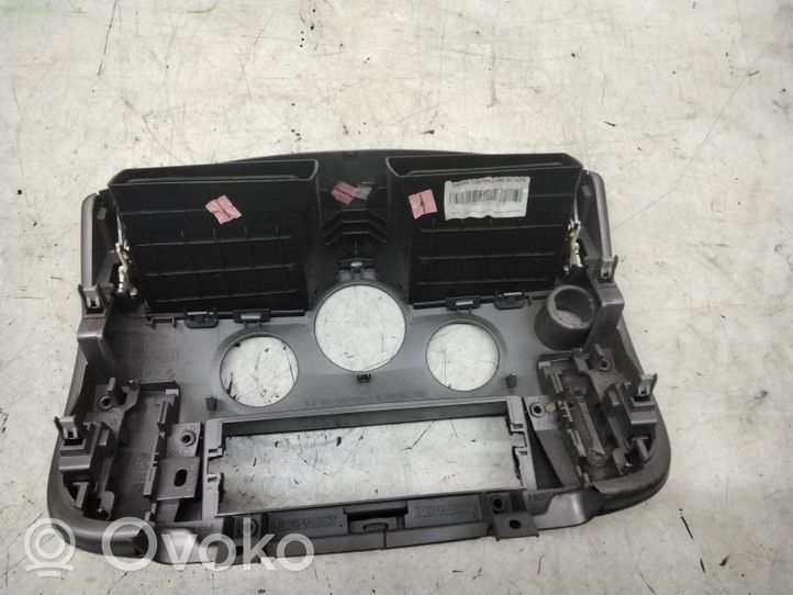 Renault Scenic II -  Grand scenic II Panneau de garniture console centrale A8200140713