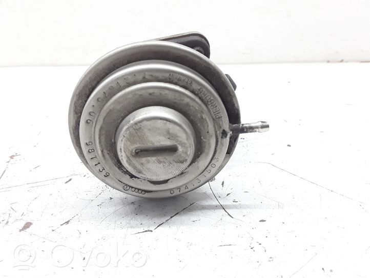 Volvo S70  V70  V70 XC Soupape vanne EGR 074131503