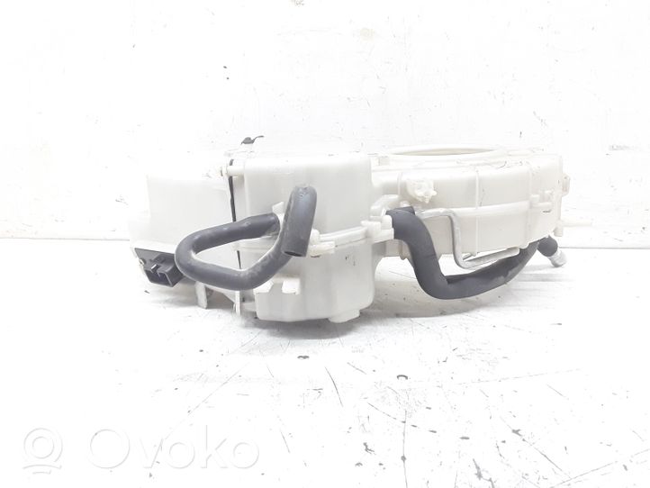 Toyota Avensis Verso Salono oro mazgo komplektas 8850044040