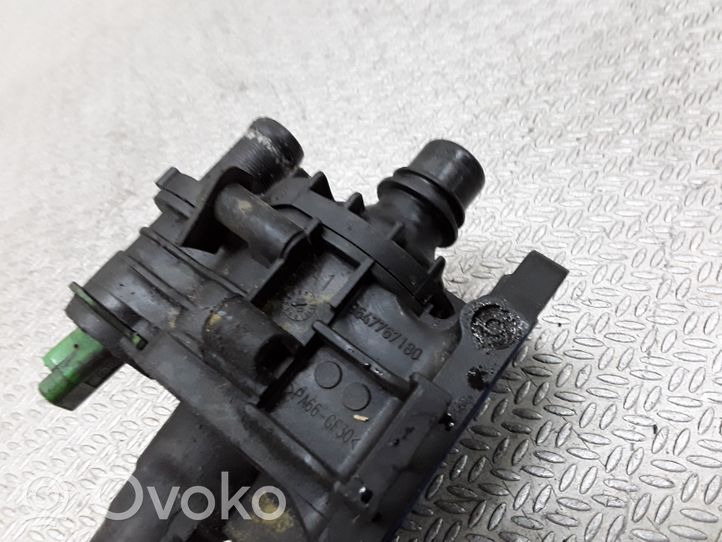 Peugeot 307 Boîtier de thermostat / thermostat 9647767180