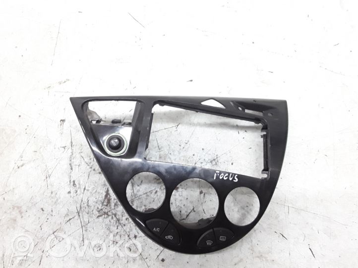 Ford Focus Klimato kontrolės/ pečiuko kontrolės apdaila 98ABA046A04