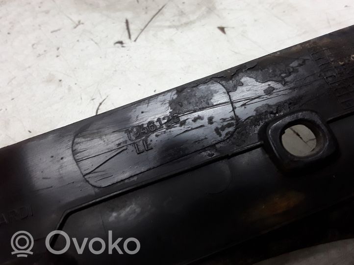 BMW 5 E34 Rivestimento del tergicristallo 1946125