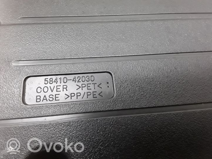 Toyota RAV 4 (XA30) Bagažinės grindys 5841042030