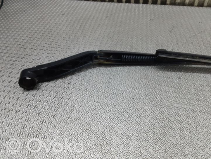 Subaru Outback Front wiper blade arm 