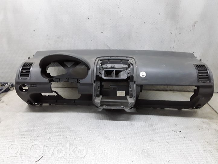 Volkswagen Polo IV 9N3 Dashboard 6Q1857003