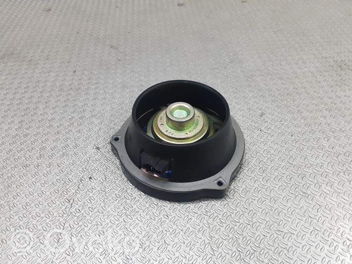 KIA Carens II Enceinte de porte arrière OK2FB66960