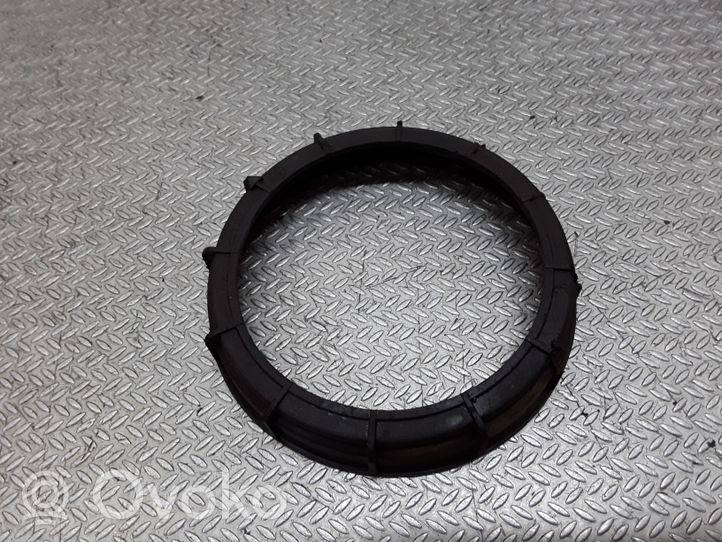 Renault Clio III Bague de verrouillage pour réservoir de carburant 09701687000