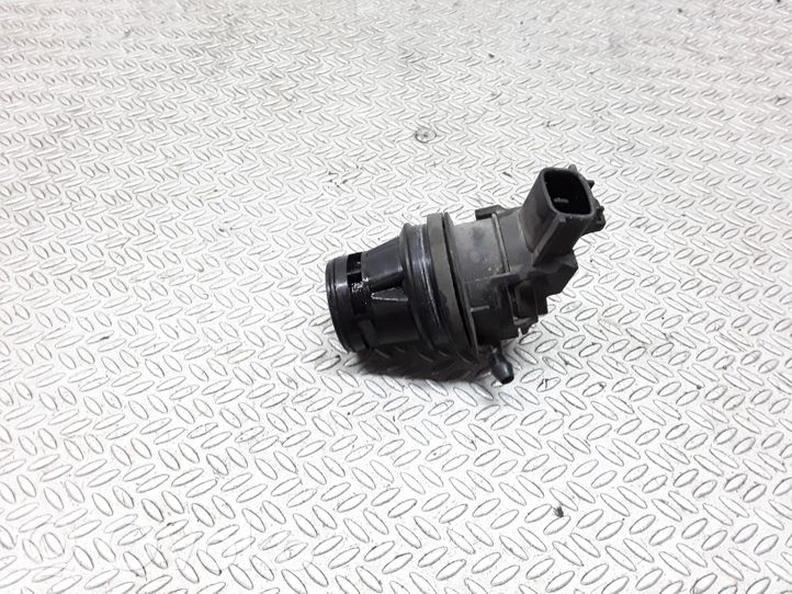 Mazda 3 I Pompe de lave-glace de pare-brise 8603102451