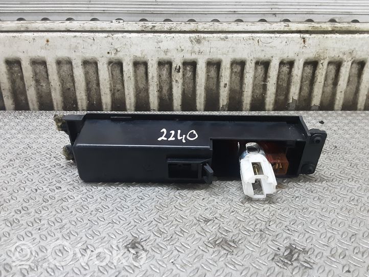 Audi A4 S4 B7 8E 8H Daiktadėžė centrinės konsolės 8P0863284