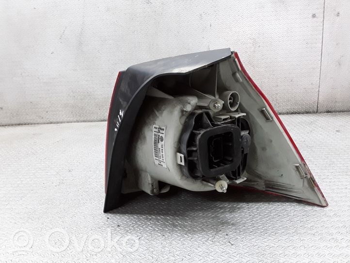 Volkswagen Golf V Lampa tylna 1K6945095Q