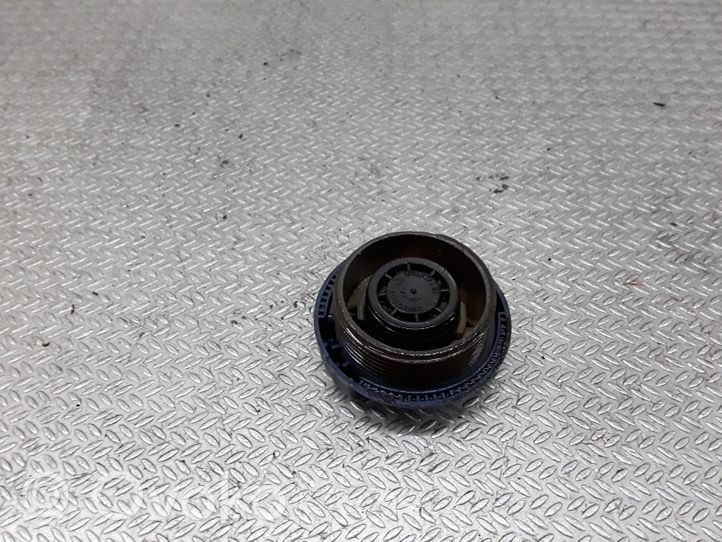 Audi A6 S6 C5 4B Vase d'expansion / bouchon de réservoir de liquide de refroidissement 