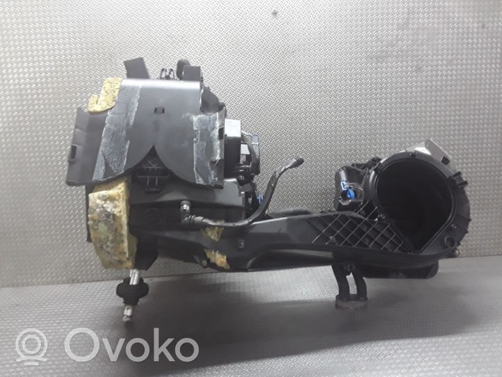 Audi A4 S4 B6 8E 8H Salono oro mazgo komplektas 8E1820005B