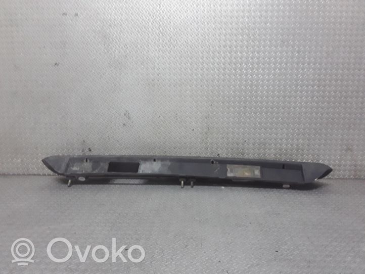 Opel Movano A Takaluukun rekisterikilven valon palkki 7700352127