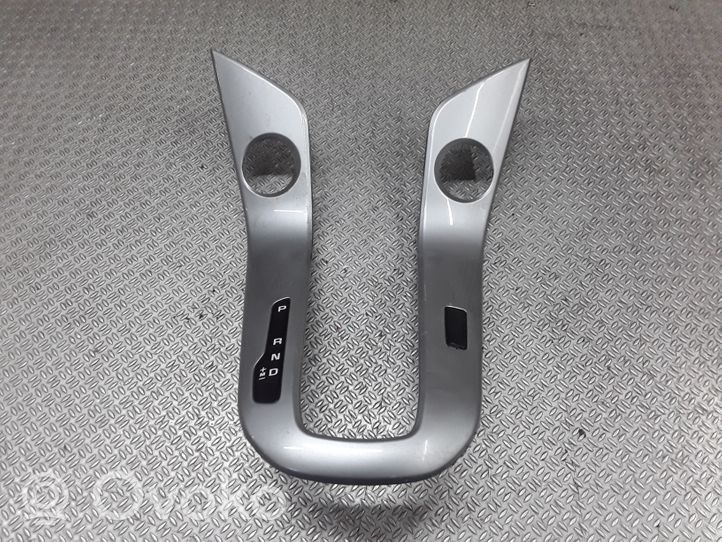 Chevrolet Cruze Gear shifter surround trim plastic 95940933