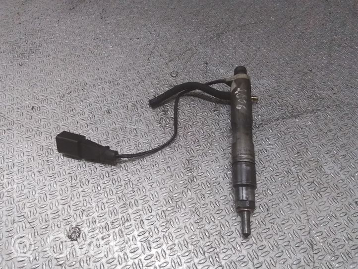 Volkswagen Polo Injecteur de carburant 038130202C