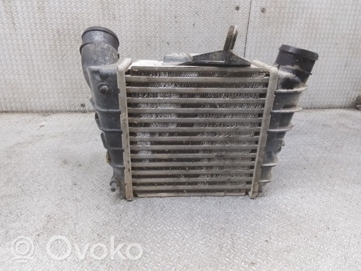 Volkswagen Polo IV 9N3 Chłodnica powietrza doładowującego / Intercooler 