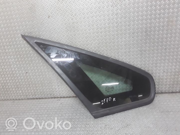 Volvo S40 Fenêtre latérale avant / vitre triangulaire 