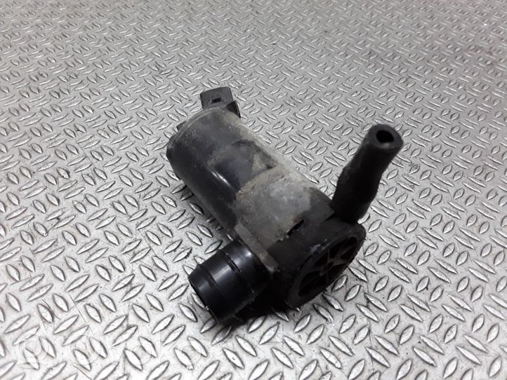 Volvo V70 Pompe de lave-glace de pare-brise 