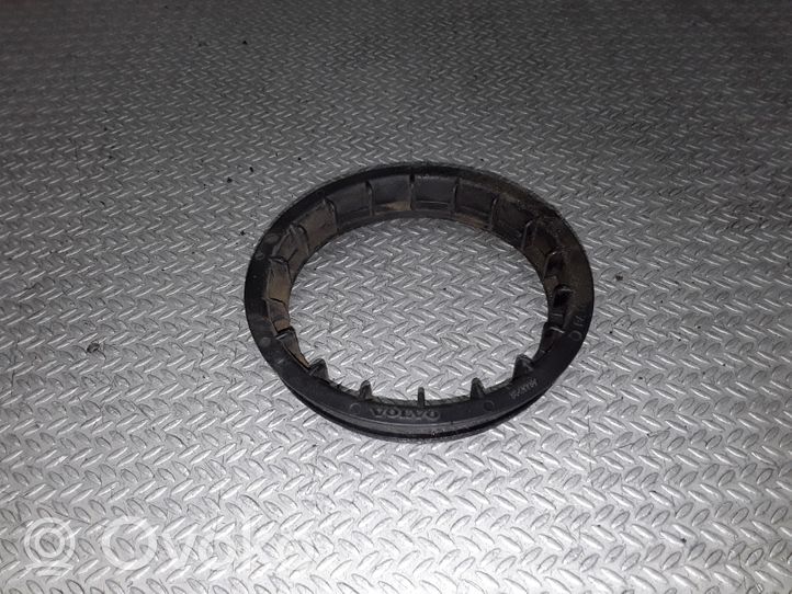 Volvo V70 Bague de verrouillage pour réservoir de carburant 8649739