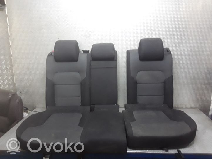 Volkswagen PASSAT B7 Set di rivestimento sedili e portiere 