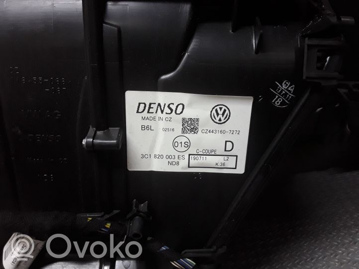 Volkswagen PASSAT B7 Sisälämmityksen ilmastoinnin korin kokoonpano 3C1820003ES