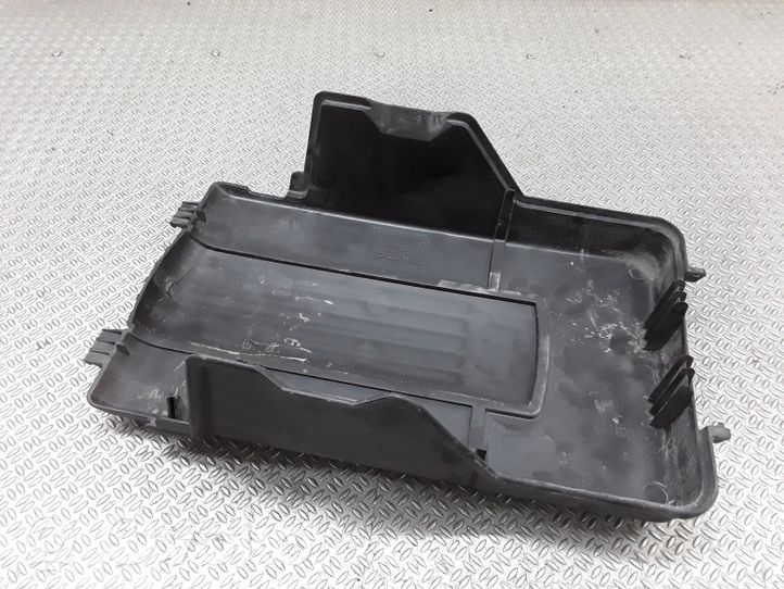 Volkswagen PASSAT B7 Couvercle de boîtier de batterie 3C0915443A