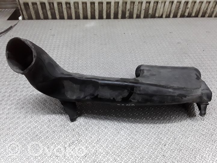 Opel Zafira B Część rury dolotu powietrza 55351756