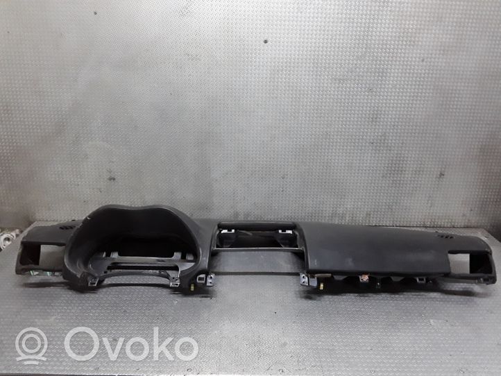 Toyota Avensis T250 Deska rozdzielcza 5531105070