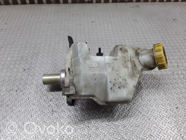 Mazda 2 Główny cylinder hamulca 41230130