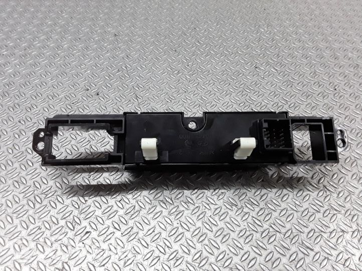 Hyundai i20 (PB PBT) Monitori/näyttö/pieni näyttö 937701J100