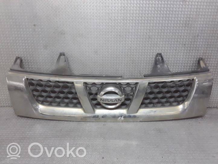 Nissan Navara D22 Grille calandre supérieure de pare-chocs avant 32310VK000