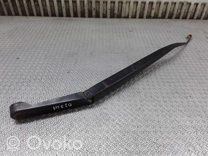 Acura MDX II Front wiper blade arm 