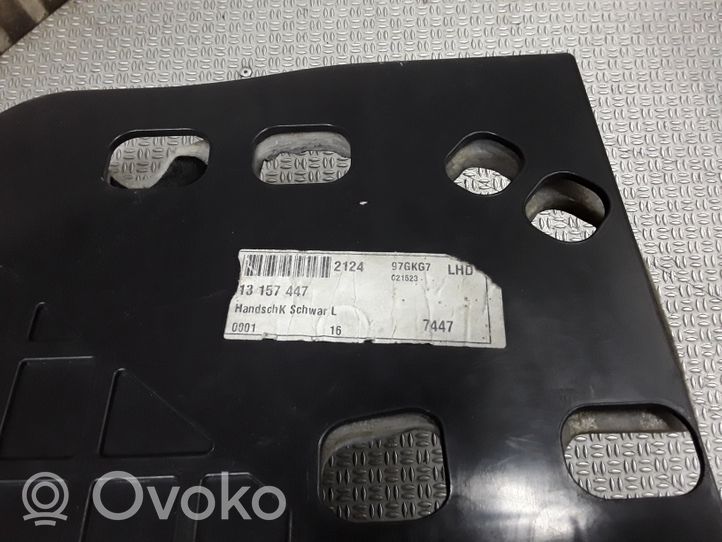 Opel Vectra C Daiktadėžės (bordačioko) komplektas 13157447