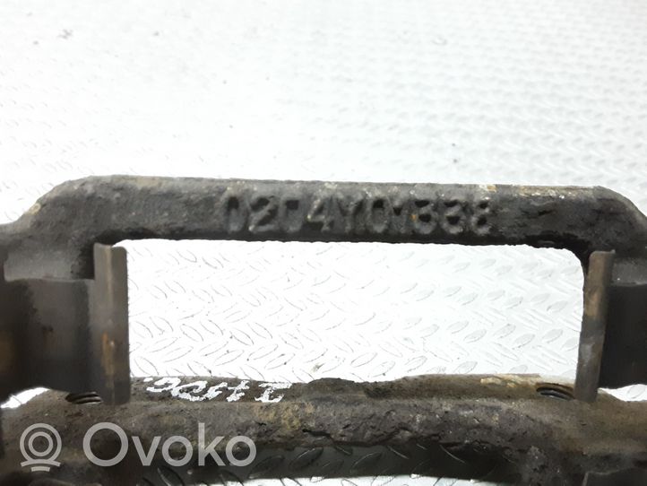 Toyota Avensis T250 Support d'étrier arrière 0204Y01338