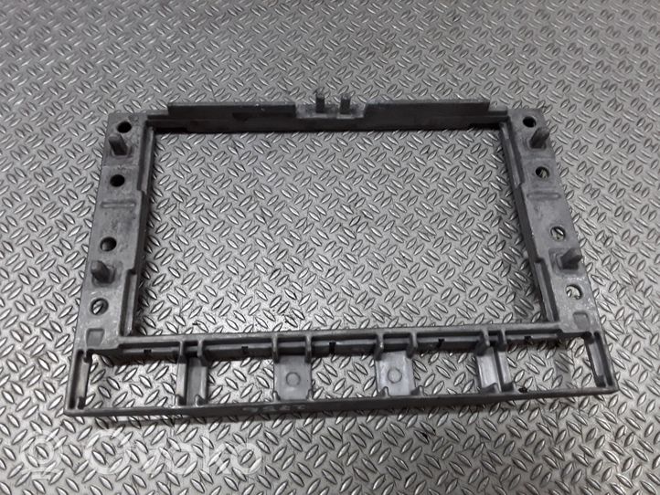 Volkswagen Touareg I Autres pièces du tableau de bord 7L6857318