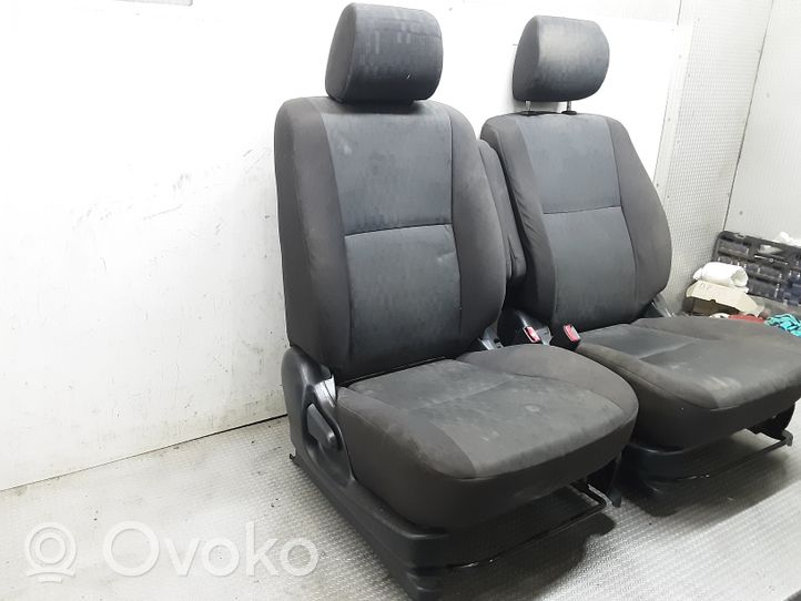 Toyota Avensis Verso Kit intérieur 