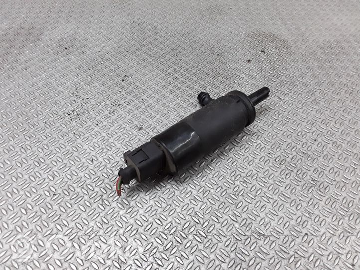 Volkswagen Golf IV Headlight washer pump 